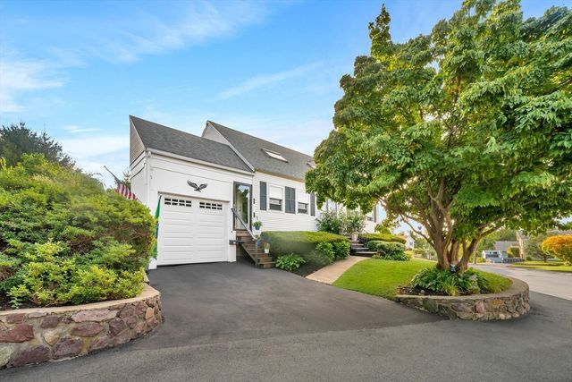 2 Durkin Rd, Salem, MA 01970