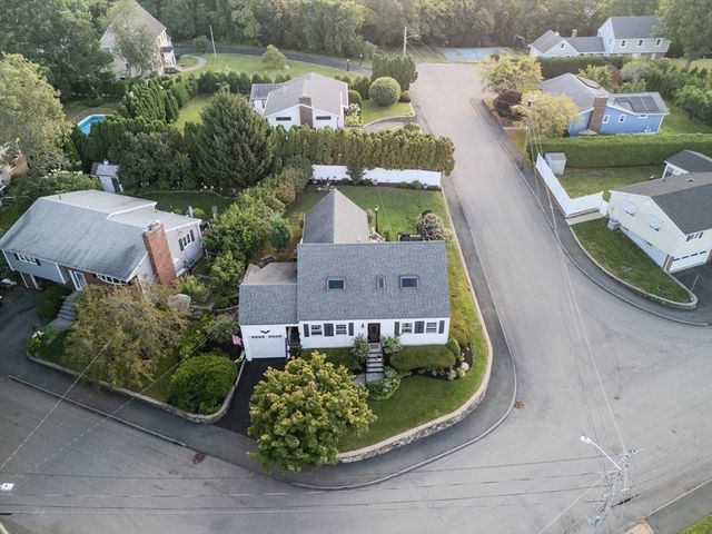 2 Durkin Rd, Salem, MA 01970