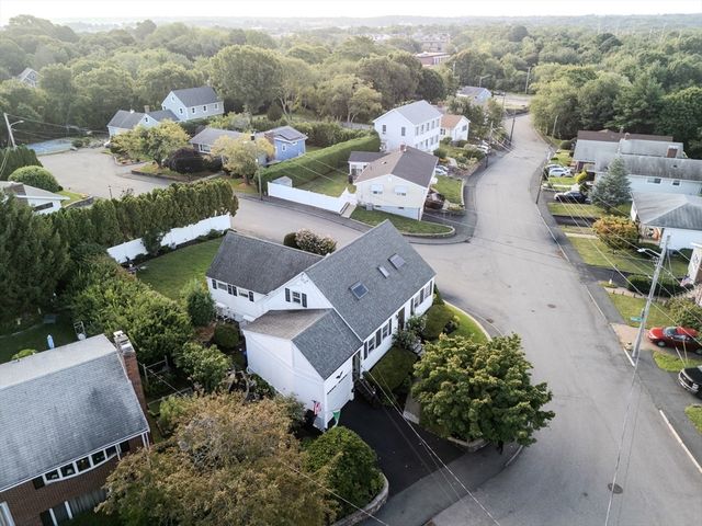 2 Durkin Rd, Salem, MA 01970