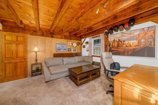 2 Durkin Rd, Salem, MA 01970