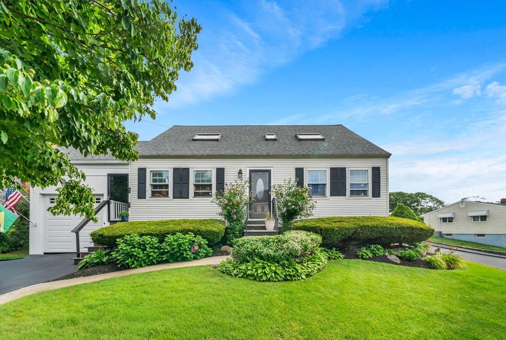 2 Durkin Rd, Salem, MA 01970