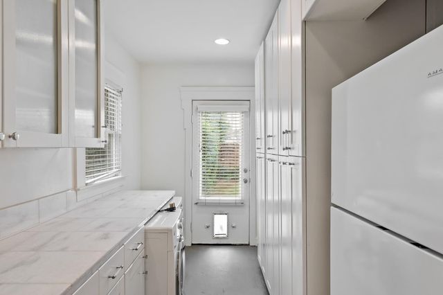 1521 N College Avenue, Fresno, CA 93728