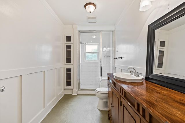 1521 N College Avenue, Fresno, CA 93728