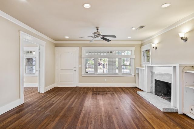 1521 N College Avenue, Fresno, CA 93728