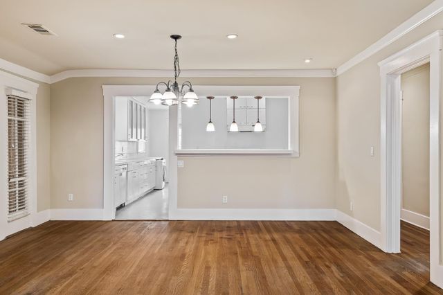 1521 N College Avenue, Fresno, CA 93728