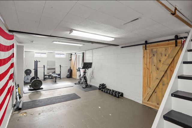 4004 80th Street, Urbandale, IA 50322