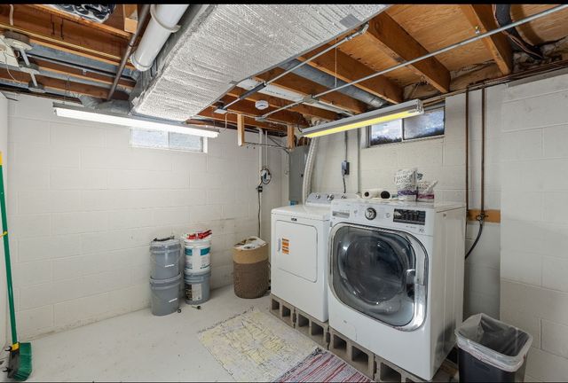 4004 80th Street, Urbandale, IA 50322