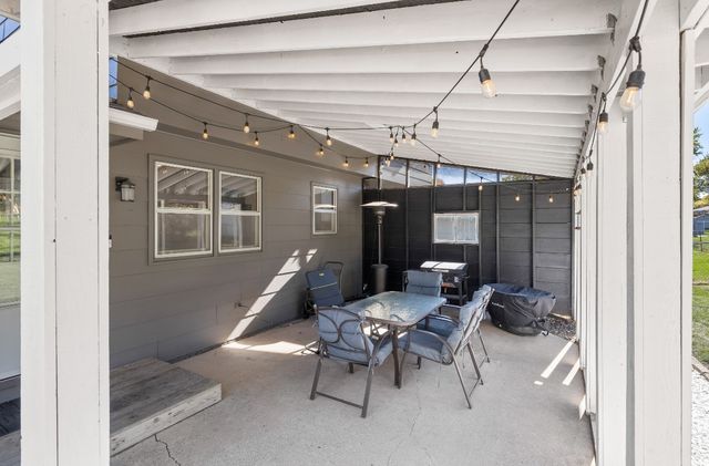 4004 80th Street, Urbandale, IA 50322