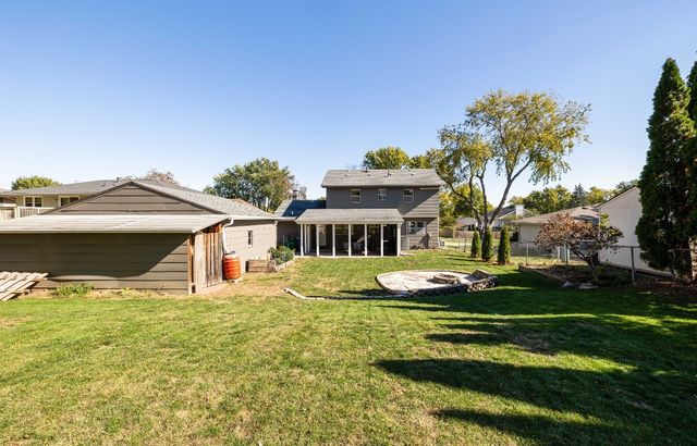 4004 80th Street, Urbandale, IA 50322