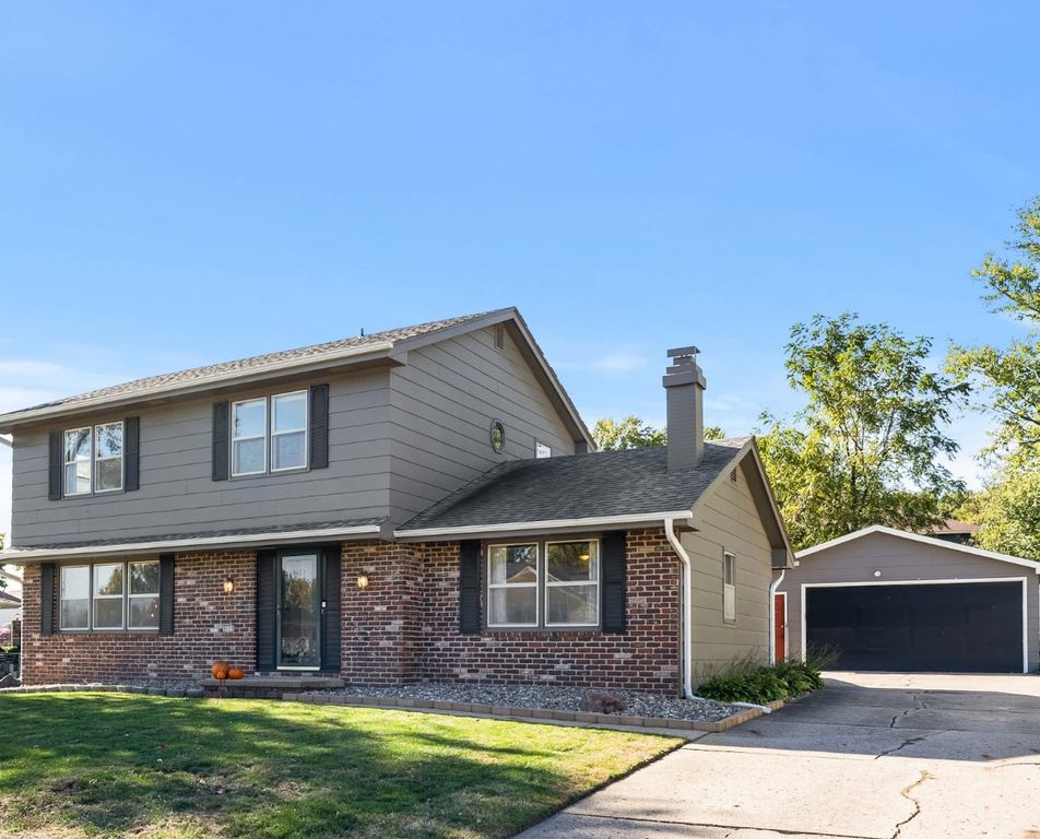 4004 80th Street, Urbandale, IA 50322
