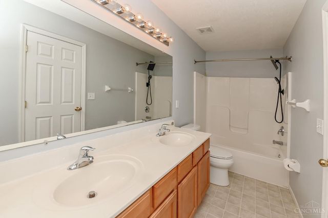 1016 Canterbury Lane, Goshen Twp, OH 45140