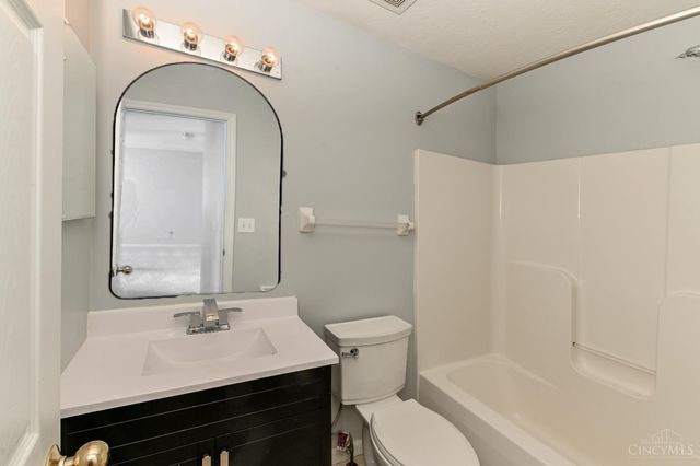 1016 Canterbury Lane, Goshen Twp, OH 45140