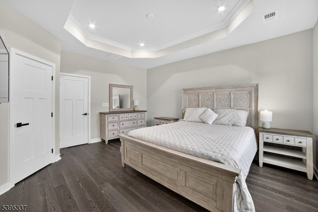 9 Saw Mill Cir, Hackettstown Town, NJ 07840