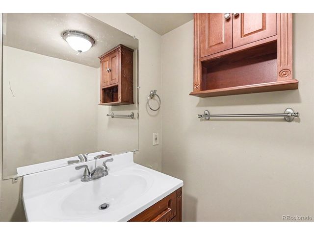 958 S Jasmine St, Denver, CO 80224
