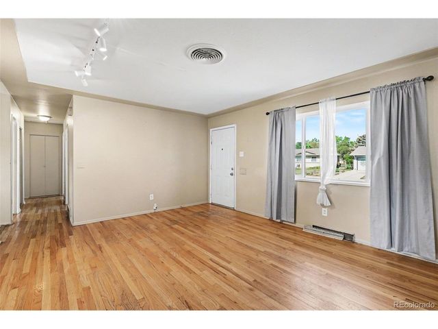 958 S Jasmine St, Denver, CO 80224
