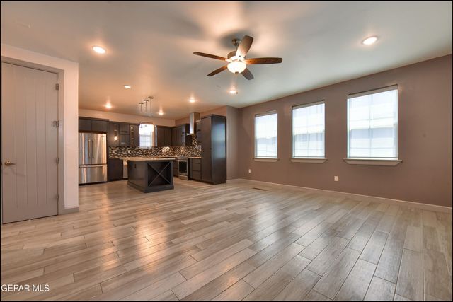 312 Vin Almoradi Court, El Paso, TX 79912