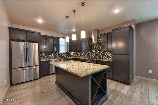 312 Vin Almoradi Court, El Paso, TX 79912