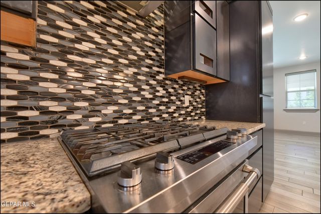 312 Vin Almoradi Court, El Paso, TX 79912