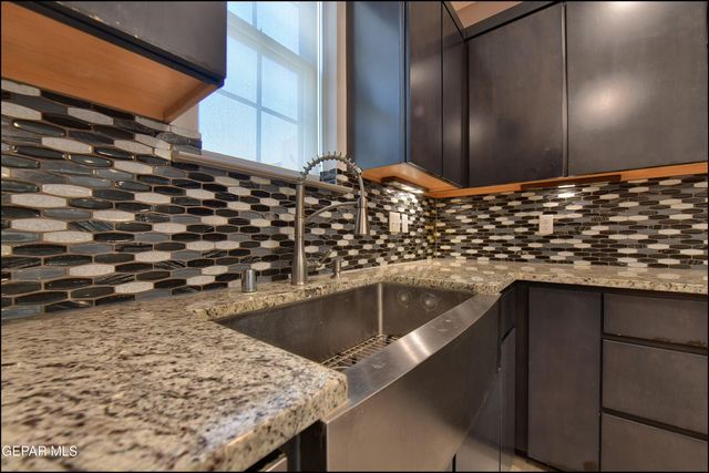 312 Vin Almoradi Court, El Paso, TX 79912