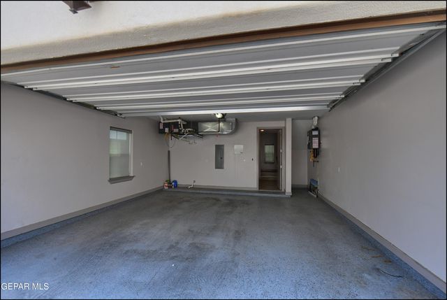 312 Vin Almoradi Court, El Paso, TX 79912