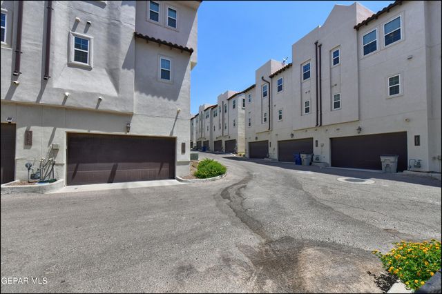 312 Vin Almoradi Court, El Paso, TX 79912