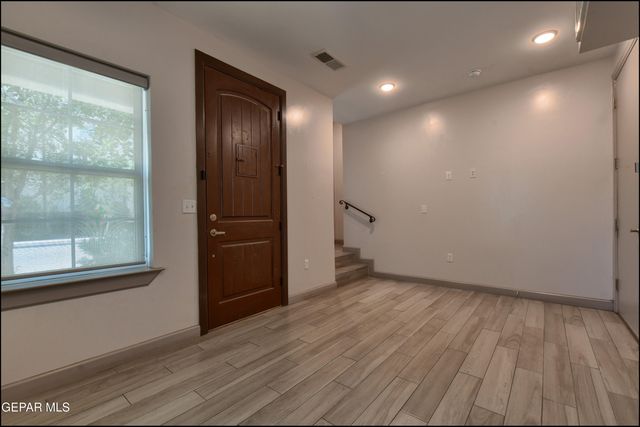 312 Vin Almoradi Court, El Paso, TX 79912