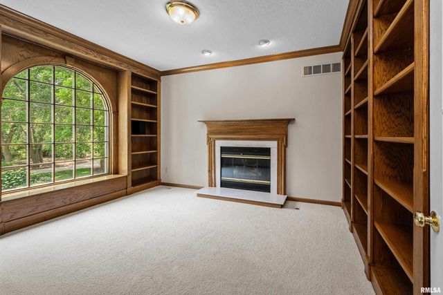 2 S SHORE Lane, Rapids City, IL 61278