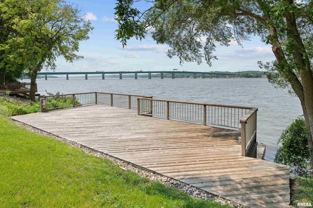 2 S SHORE Lane, Rapids City, IL 61278