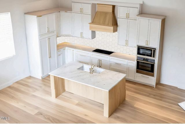 104 Black Bear Court, Chapel Hill, NC 27516