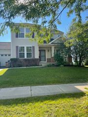 233 Pawtucket Avenue, Elgin, IL 60124