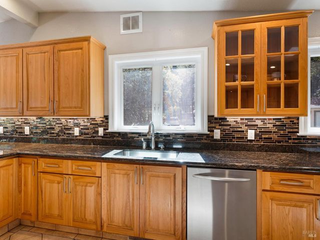 451 Fircrest Dr, Ukiah, CA 95482