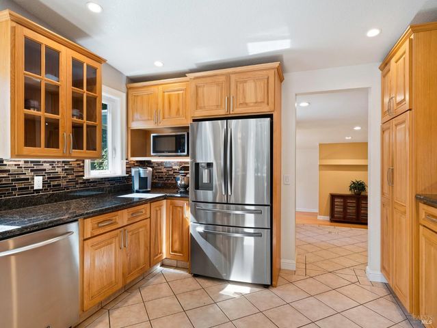 451 Fircrest Dr, Ukiah, CA 95482