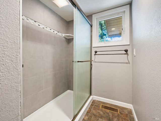 451 Fircrest Dr, Ukiah, CA 95482