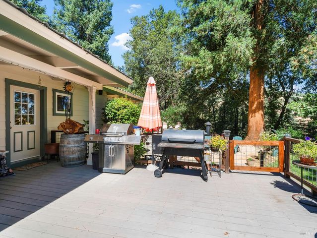 451 Fircrest Dr, Ukiah, CA 95482