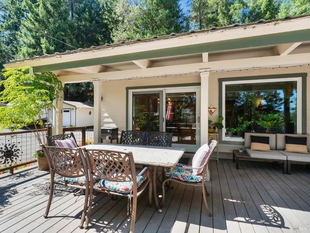 451 Fircrest Dr, Ukiah, CA 95482