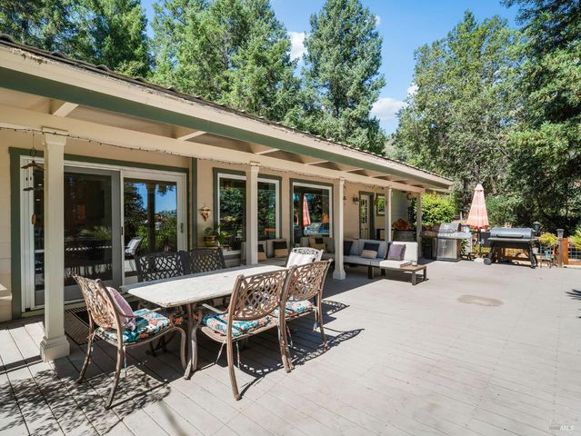 451 Fircrest Dr, Ukiah, CA 95482