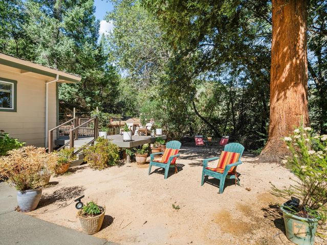 451 Fircrest Dr, Ukiah, CA 95482