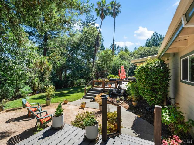 451 Fircrest Dr, Ukiah, CA 95482