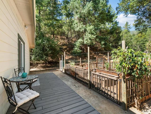451 Fircrest Dr, Ukiah, CA 95482