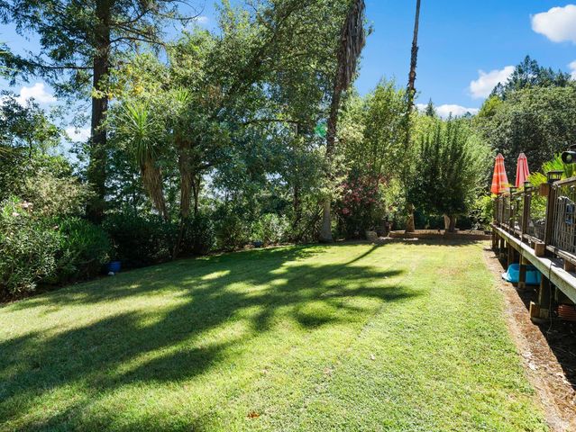 451 Fircrest Dr, Ukiah, CA 95482