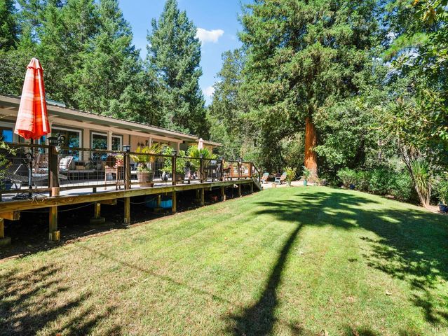 451 Fircrest Dr, Ukiah, CA 95482