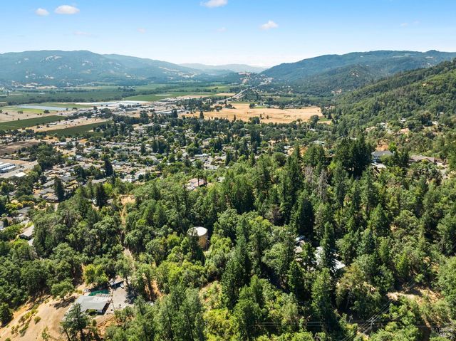 451 Fircrest Dr, Ukiah, CA 95482
