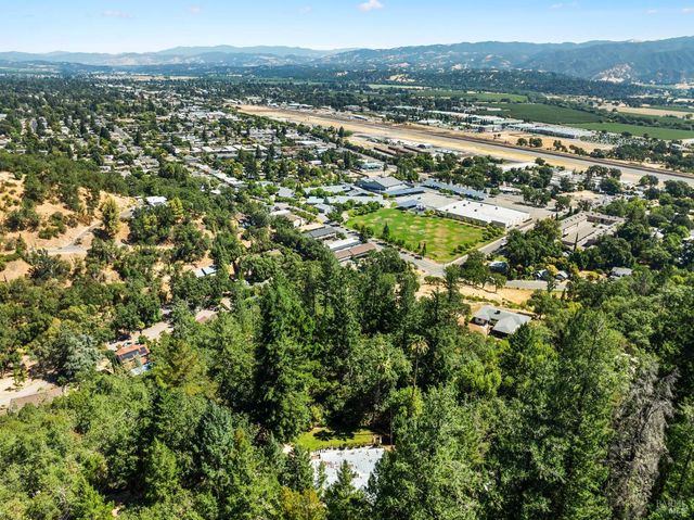 451 Fircrest Dr, Ukiah, CA 95482