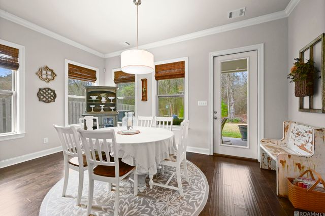 16104 Blackstone Dr, Pride, LA 70770