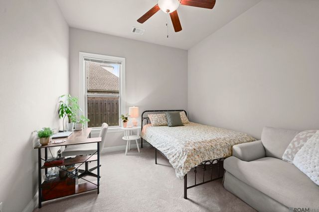 16104 Blackstone Dr, Pride, LA 70770