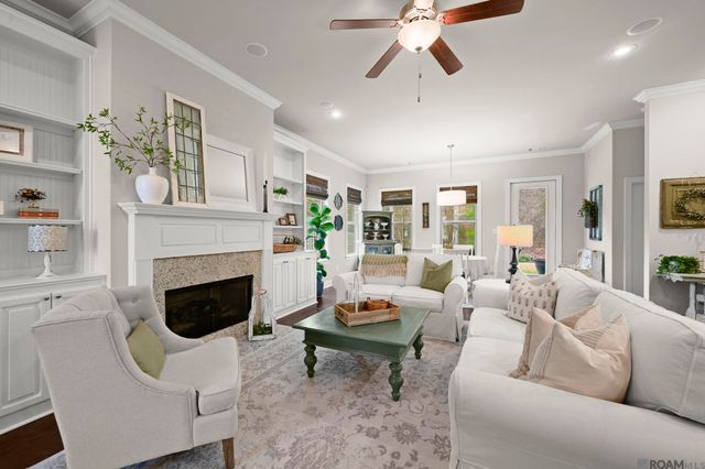 16104 Blackstone Dr, Pride, LA 70770