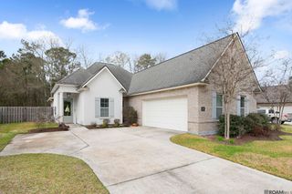 16104 Blackstone Dr, Pride, LA 70770
