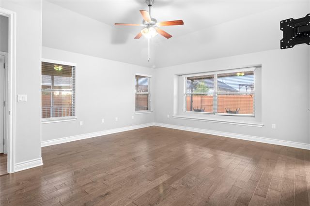 7704 Vista Mejor DR, Austin, TX 78744