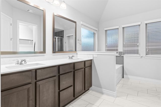 7704 Vista Mejor DR, Austin, TX 78744