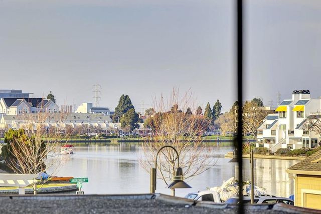 857 Canis Lane, Foster City, CA 94404